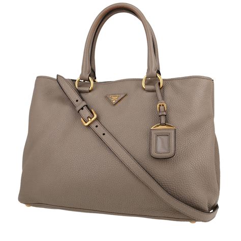 borsa prada pelle grigia|Borsa a mano medium in pelle .